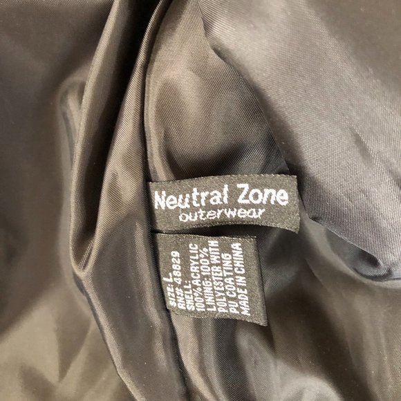 Vintage Faux Fur Cropped Black Jacket with Sequins - Picture 5 of 7